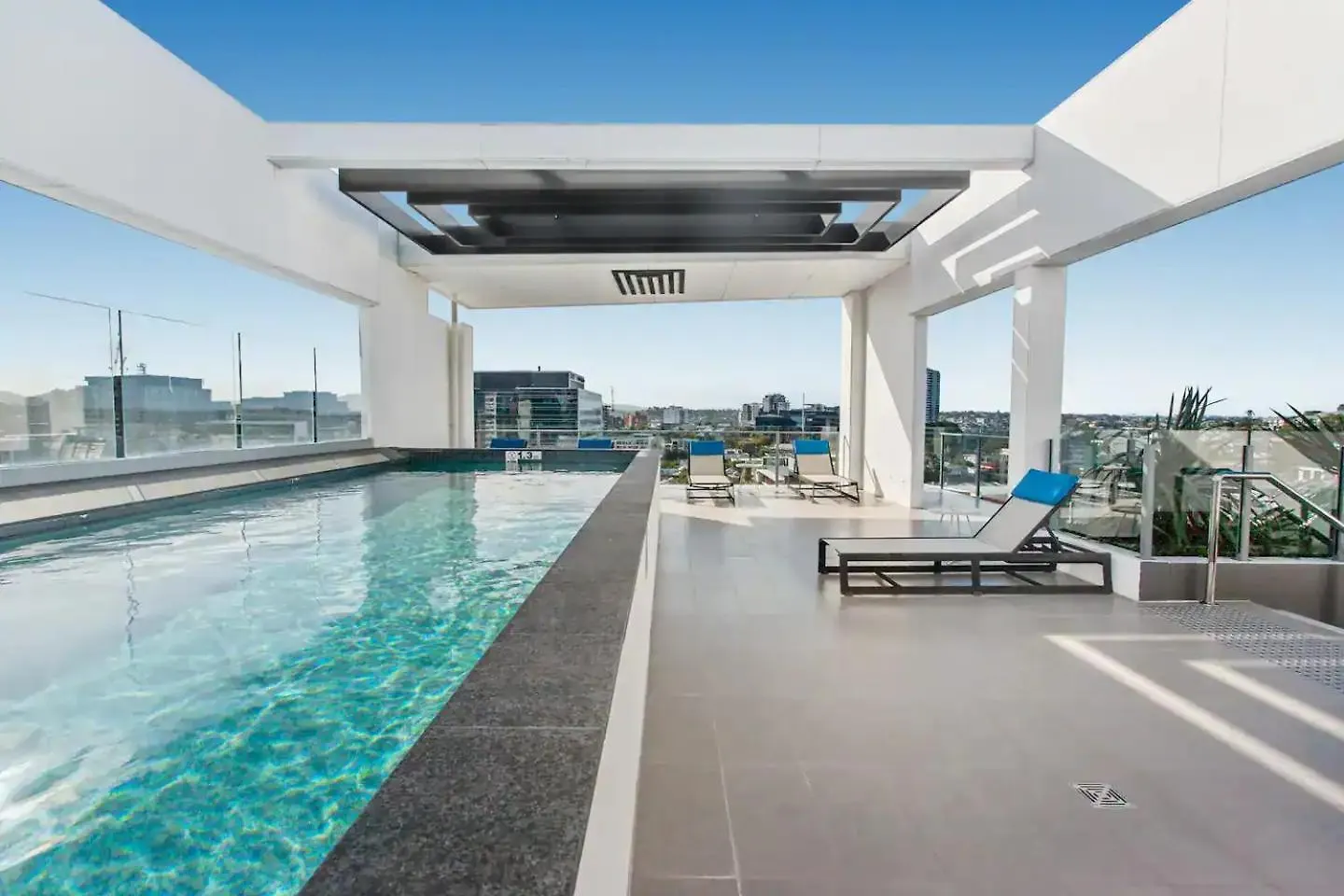 Bright Apt With Balcony, Rooftop Pool & Parking! Brisbane Austrálie