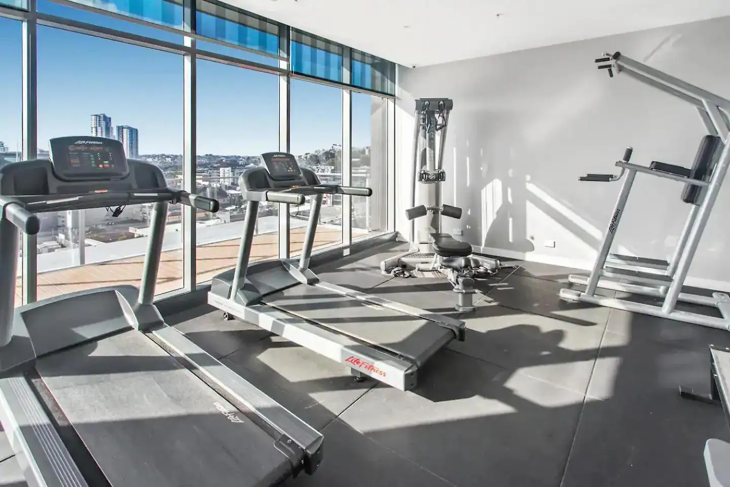 Bright Apt With Balcony, Rooftop Pool & Parking! Brisbane Apartmán