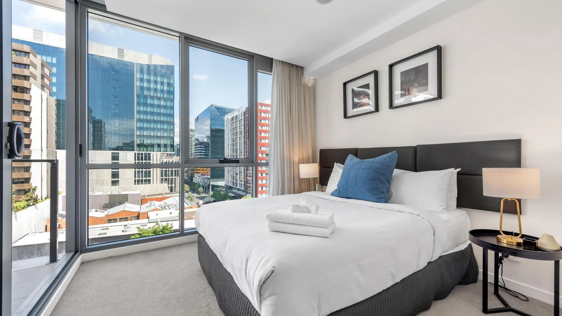 Apartmán Bright Apt With Balcony, Rooftop Pool & Parking! Brisbane Austrálie