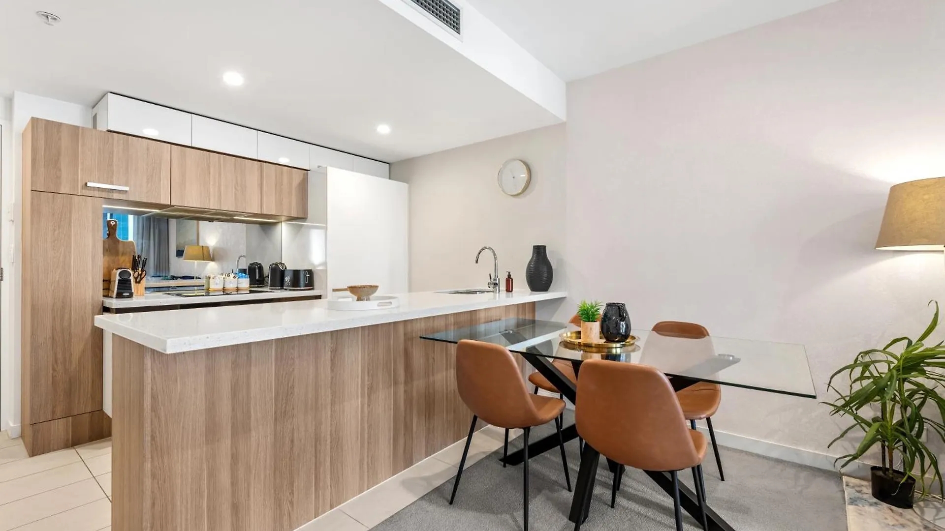 Apartmán Bright Apt With Balcony, Rooftop Pool & Parking! Brisbane Austrálie